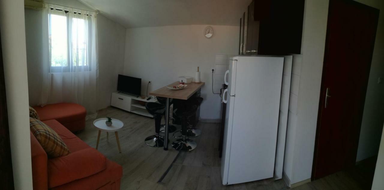 Apartman Zidak Vir Eksteriør billede